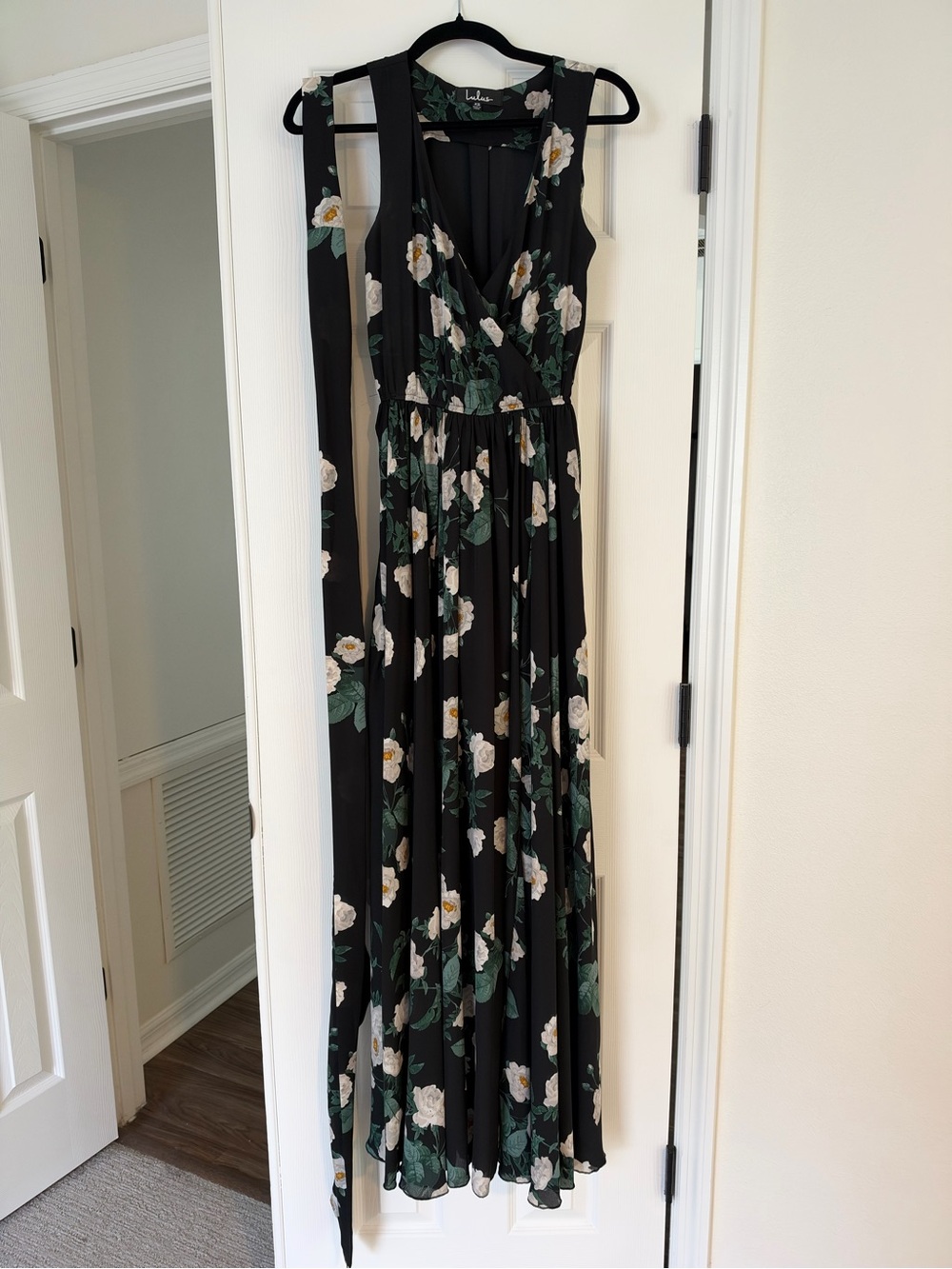 Lulu's Black Floral Wrap Maxi Dress with White & Green Blooms (XS)
